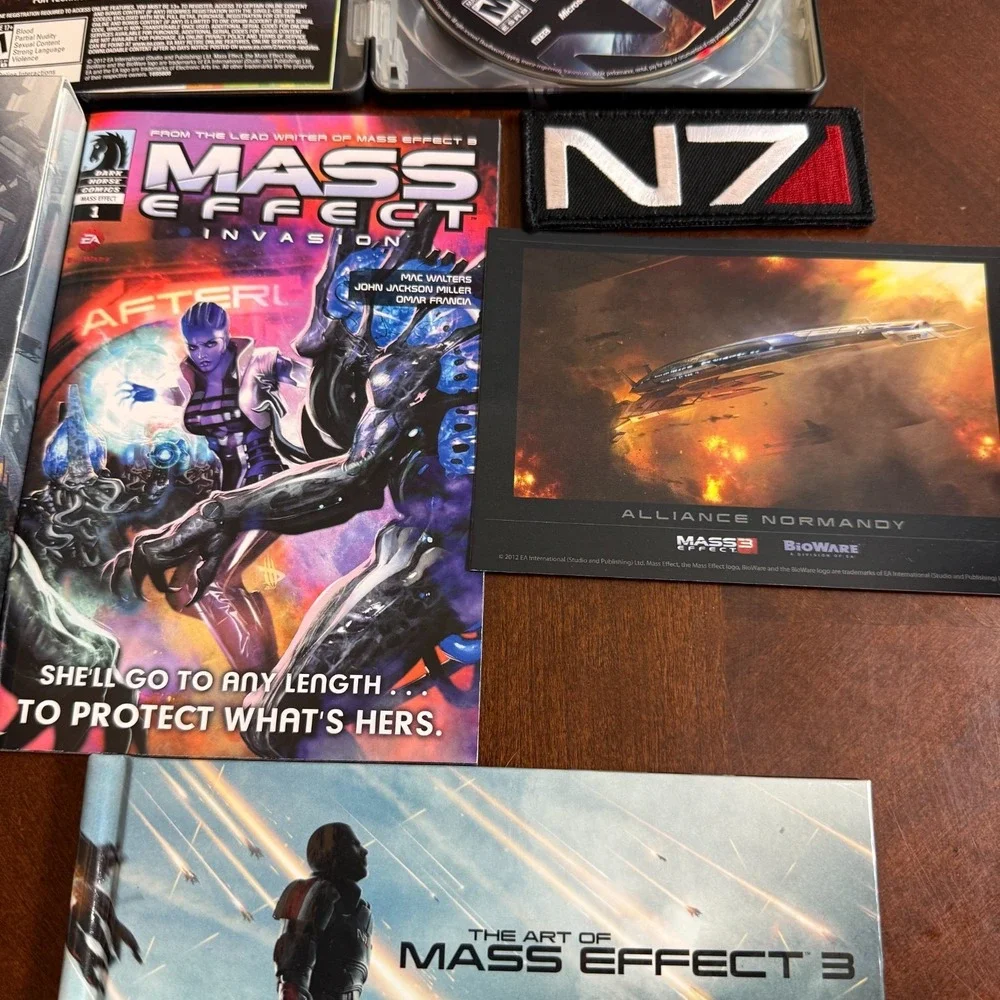 Mass Effect 3 -- N7 Collector's Edition Microsoft Xbox 360,‎ 2012